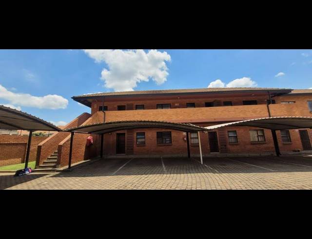 2 BEDROOM TOWNHOUSE FOR SALE IN FLORENTIA